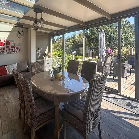 2 Bedroom Pet Friendly In La-neuville-aux-joutes 別荘 La Neuville-aux-Joutes