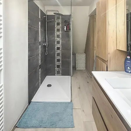 2 Bedroom Pet Friendly In La-neuville-aux-joutes La Neuville-aux-Joutes