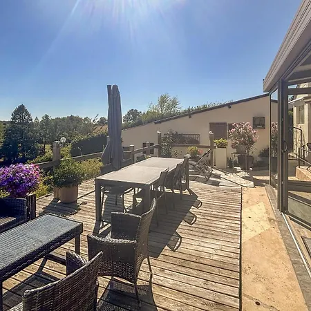 2 Bedroom Pet Friendly In La-neuville-aux-joutes * La Neuville-aux-Joutes