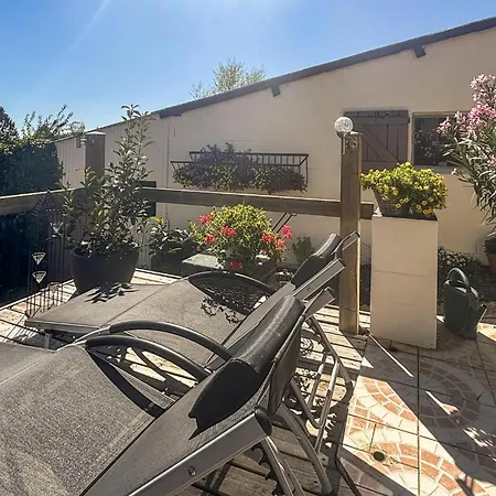 بيت للعطل 2 Bedroom Pet Friendly In La-neuville-aux-joutes La Neuville-aux-Joutes