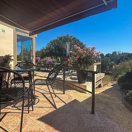 2 Bedroom Pet Friendly In La-neuville-aux-joutes 別荘 La Neuville-aux-Joutes