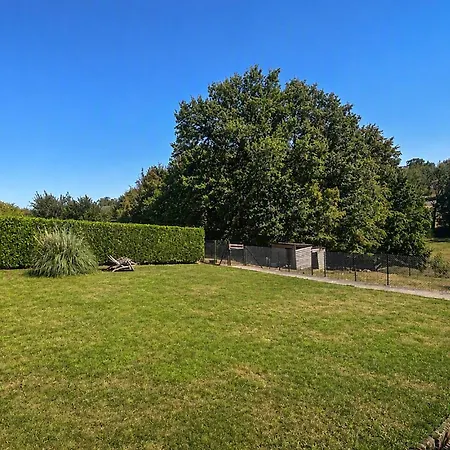 2 Bedroom Pet Friendly In La-neuville-aux-joutes * La Neuville-aux-Joutes
