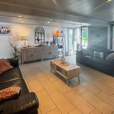 別荘 2 Bedroom Pet Friendly In La-neuville-aux-joutes *