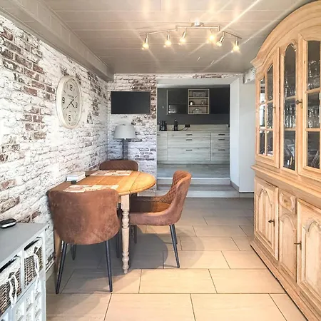 2 Bedroom Pet Friendly In La-neuville-aux-joutes