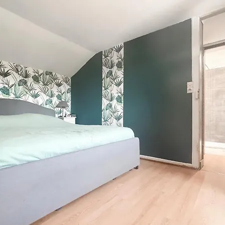 2 Bedroom Pet Friendly In La-neuville-aux-joutes 別荘 *